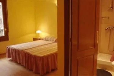 Hostal Tuset Barcelona Spain